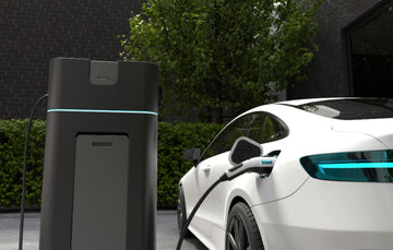 Kann man ein Elektroauto im Regen laden? Kurz gesagt: Ja. Sicherheitshinweise und Tipps erklärt.